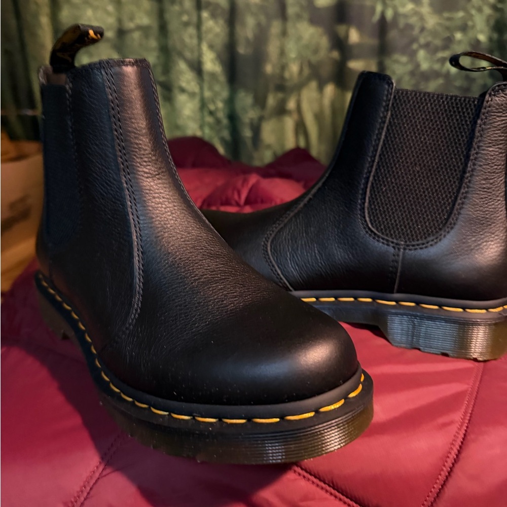 Dr Martens Black Leather Chelsea Boots